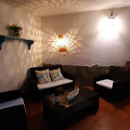 Casa Viola Сasa de vacaciones SantʼAntìoco